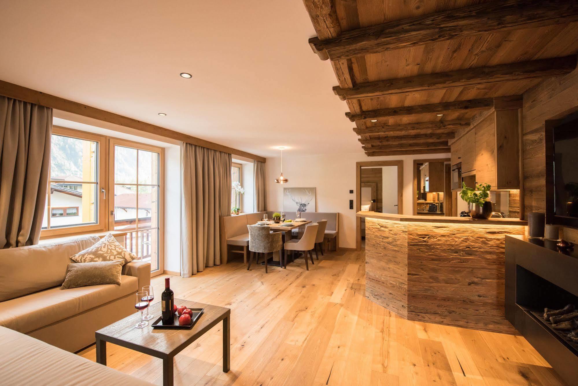 Pepi'S Suites - Lechtal Apartments Holzgau Eksteriør billede