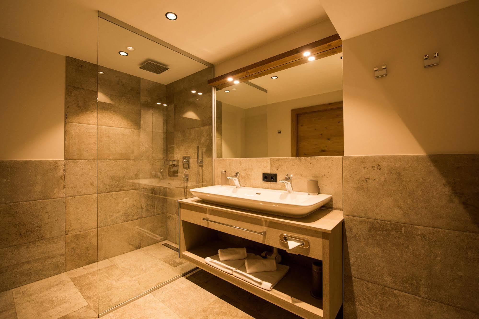 Pepi'S Suites - Lechtal Apartments Holzgau Eksteriør billede