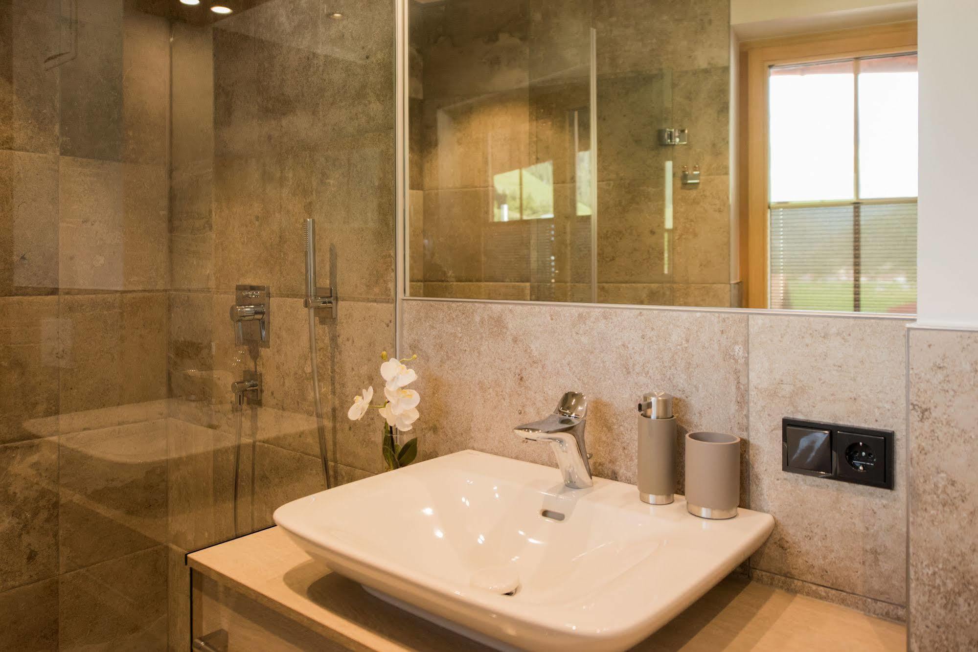 Pepi'S Suites - Lechtal Apartments Holzgau Eksteriør billede